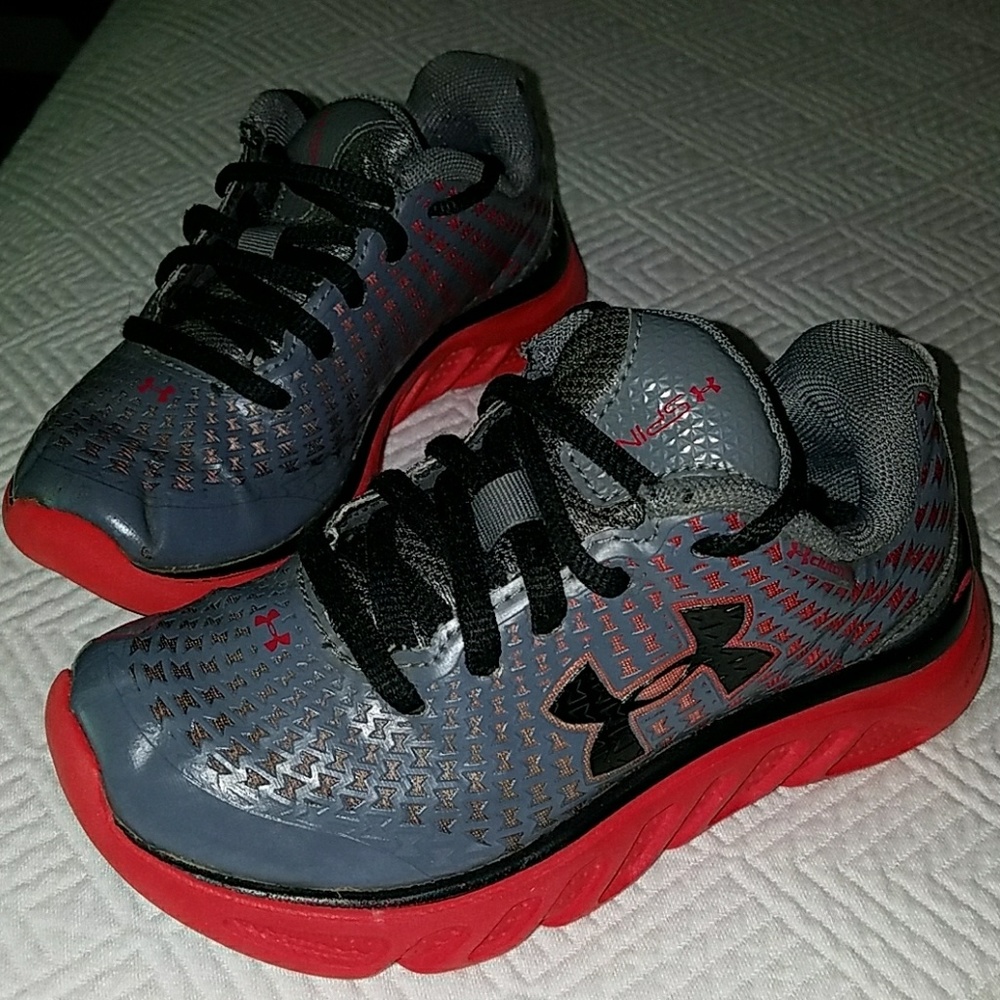 Boys Under Armour Tennis Shoes